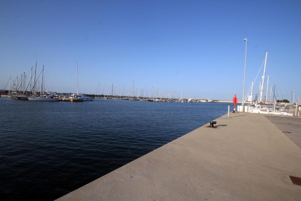 Hospedate En Un Velero En La Marina Sur De * Valenza